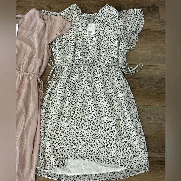 Two NWT H&M Flowy V Neck Dresses, Cinchable Waist, Size Medium! - Picture 3 of 11